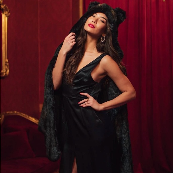 Spirithoods Classic Black Panther Fur Coat - In Like New Condition! - Picture 1 of 8